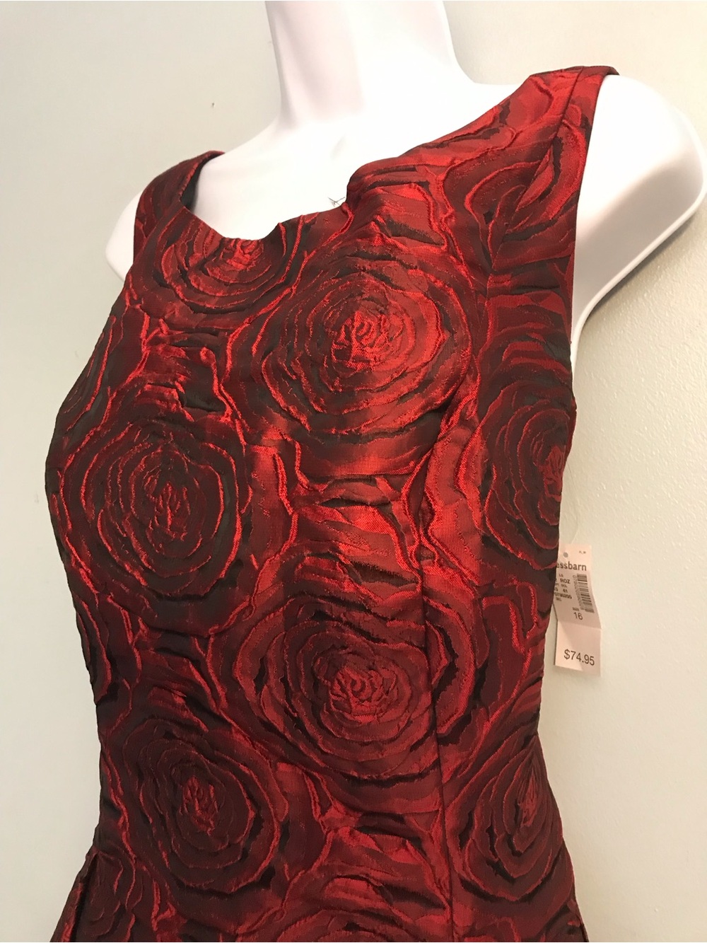 Carmen Marc Valvo Red Floral Jacquard Midi Dress - Picture 6 of 15
